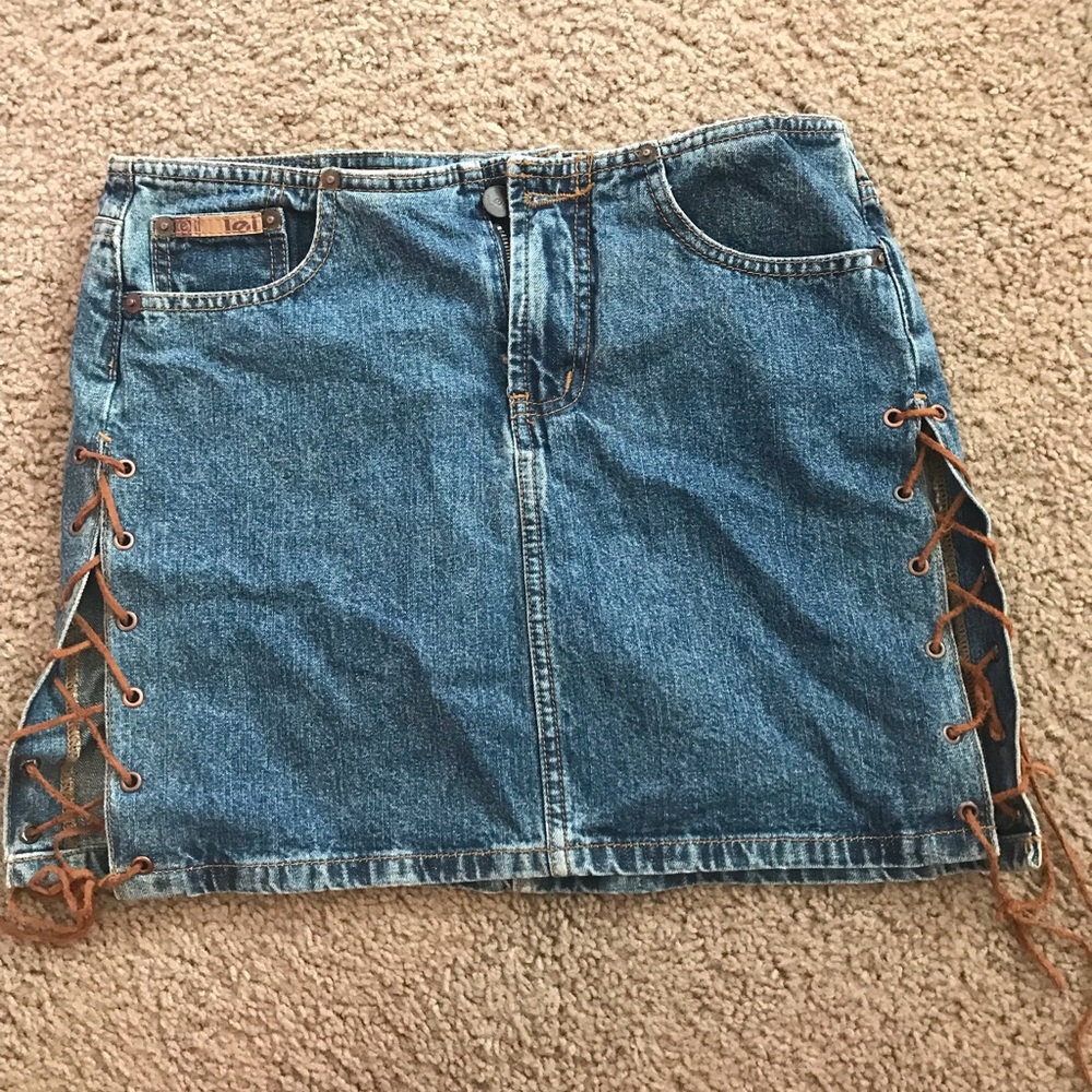 Lace up vintage 90’s skirt